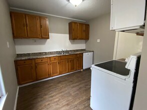 9116 E Milton Ave in Overland, MO - Building Photo - Building Photo