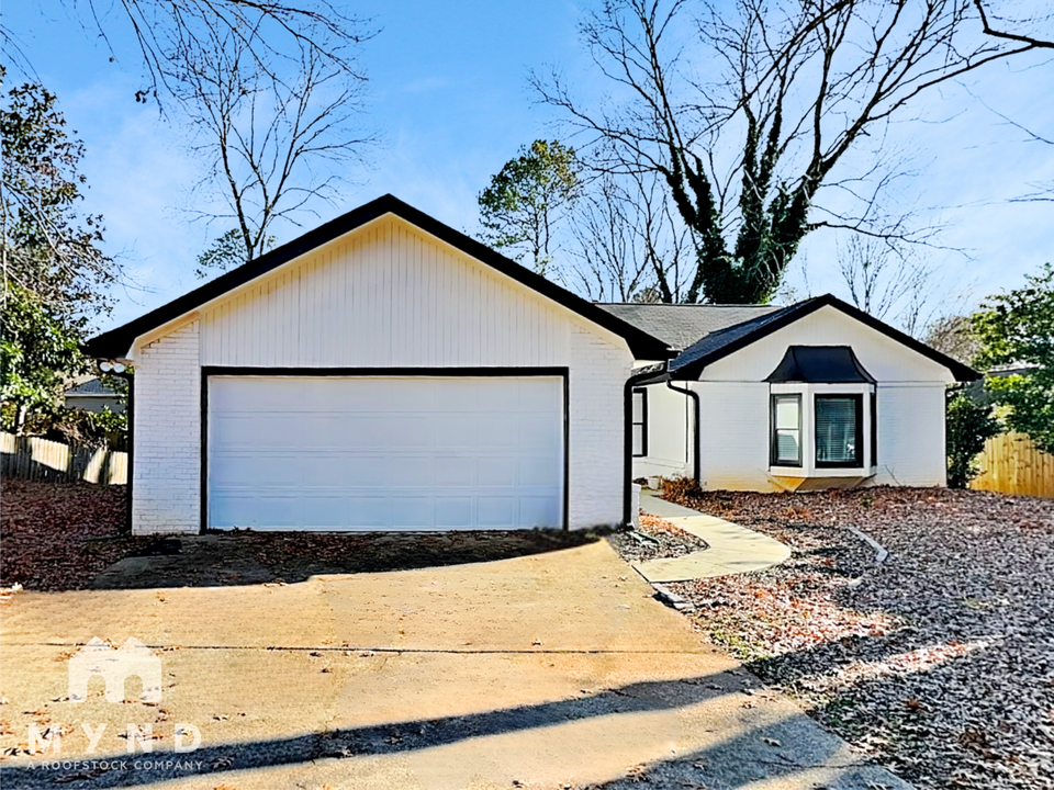 120 Softwood Cir in Roswell, GA - Foto de edificio