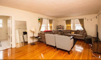 184 Aspinwall Ave, Unit C in Brookline, MA - Building Photo