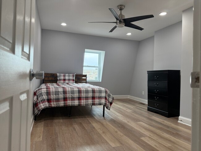 2323 Barclay St, Unit 3