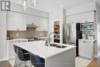 358 Rainrock Cres in Ottawa, ON - Building Photo - Building Photo