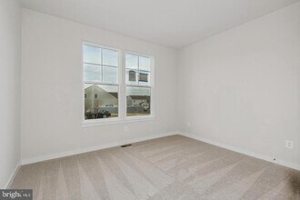 955 Barksdale Dr in Charles Town, WV - Building Photo - Building Photo
