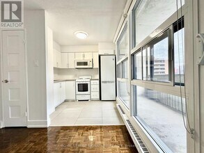 33 Isabella St in Toronto, ON - Building Photo - Building Photo