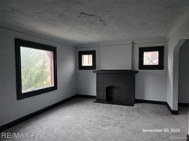 9379 Manor in Detroit, MI - Foto de edificio - Building Photo