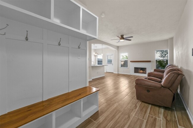 6022 Yorktown Meadow Ln in Houston, TX - Foto de edificio - Building Photo