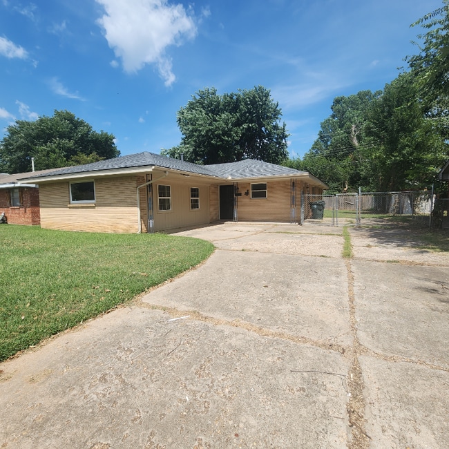 property at 908 Moraine Ave