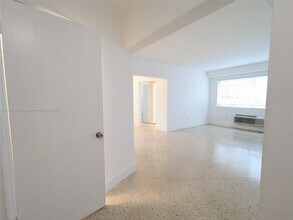 6930 Rue Vendome in Miami Beach, FL - Building Photo - Building Photo
