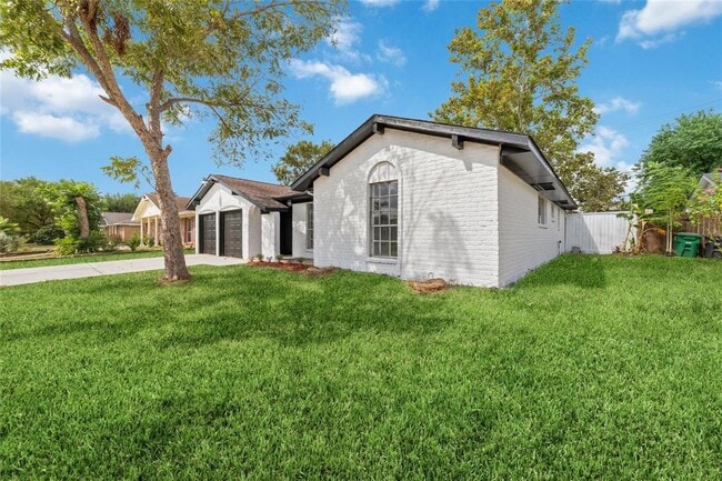 12018 Troulon Dr in Houston, TX - Building Photo - Building Photo