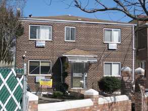 65-29 Maurice Ave in Flushing, NY - Building Photo - Building Photo