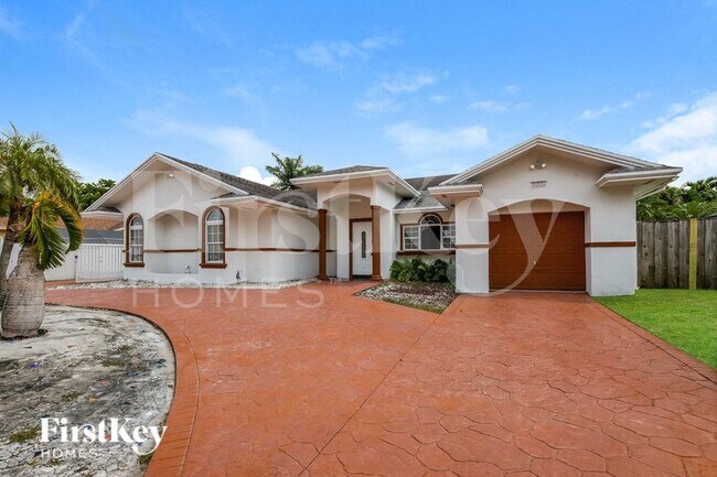 11526 SW 170th St in Miami, FL - Foto de edificio - Building Photo