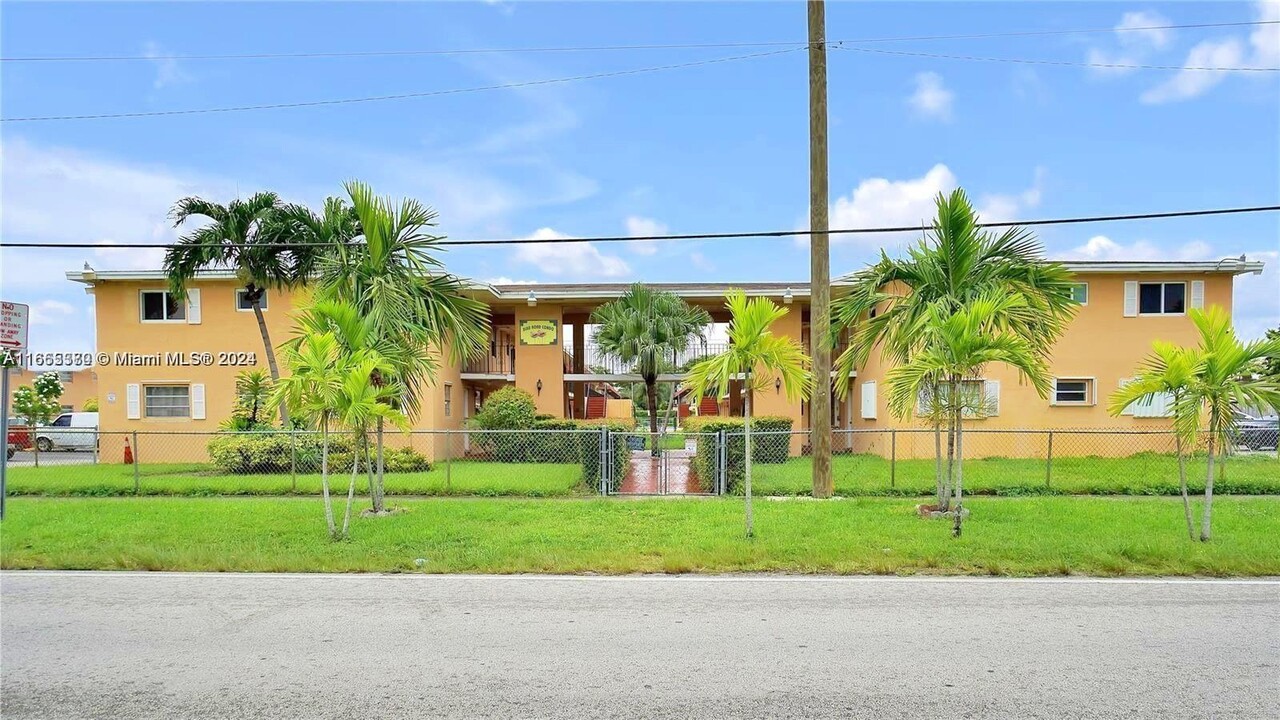 3800 SW 102nd Ave in Miami, FL - Building Photo