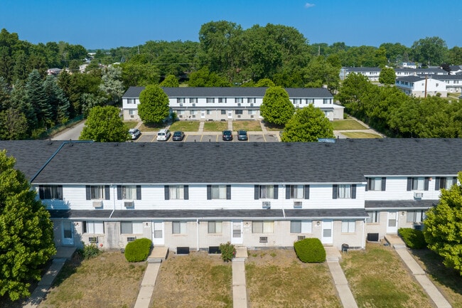 Taylor Park Townhomes in Taylor, MI - Foto de edificio - Building Photo