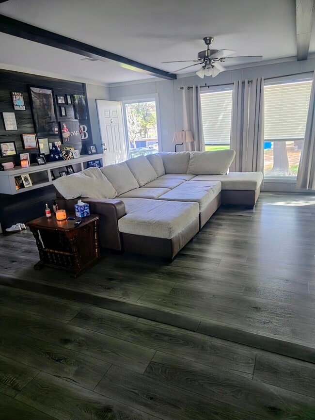 10211 FM 1458 Rd in Sealy, TX - Building Photo - Building Photo