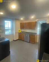 49 Sharon St in Waltham, MA - Building Photo - Building Photo