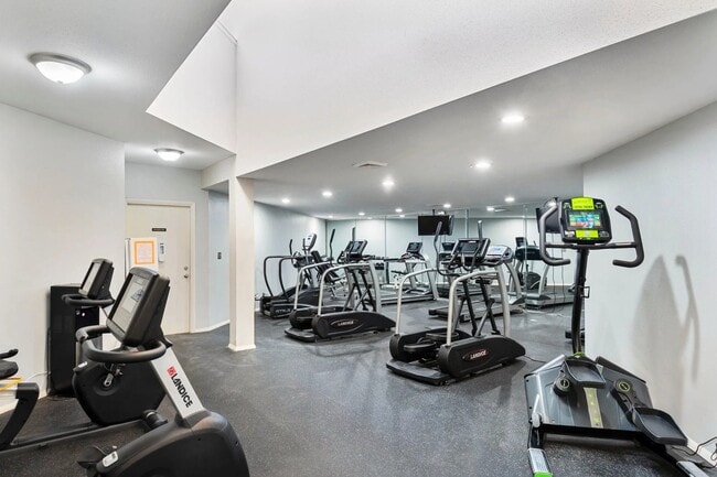 501 Pelham Dr in Columbia, SC - Building Photo - Building Photo