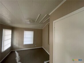 211 Lackey St in Cuero, TX - Building Photo - Building Photo