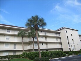 441 Quail Forest Blvd in Naples, FL - Building Photo