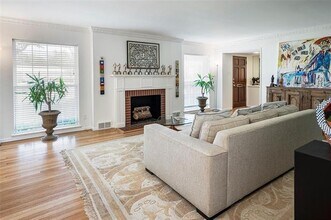 6814 Pemberton Dr in Dallas, TX - Building Photo - Building Photo