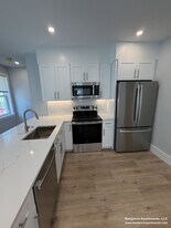 124 Kenrick St, Unit 5 in Boston, MA - Building Photo