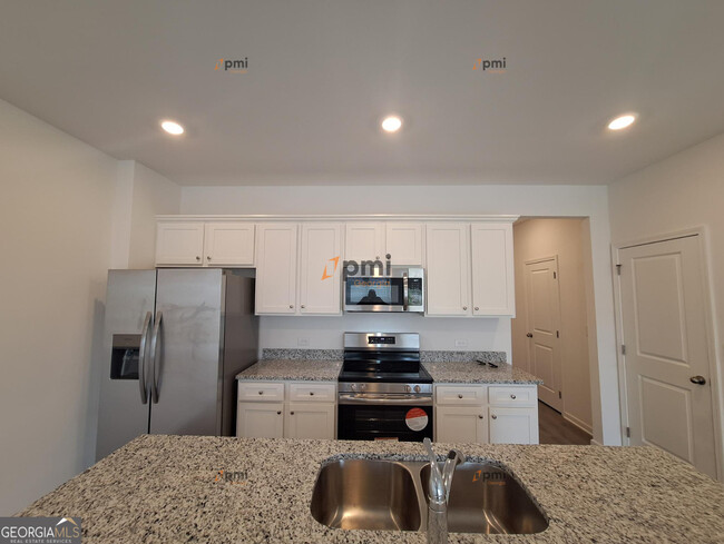 285 Kenoot Dr in Mcdonough, GA - Building Photo - Building Photo