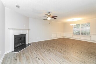 383 Hidden Creek Ln in Canton, GA - Building Photo - Building Photo