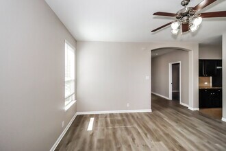 1303 Sunny Meadows Loop in Georgetown, TX - Building Photo - Building Photo