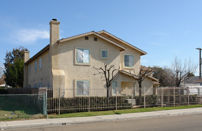 353 Chambers St in El Cajon, CA - Building Photo - Building Photo