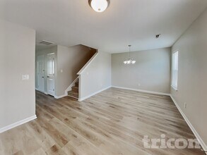 6800 Lakinsville Ln in Raleigh, NC - Building Photo - Building Photo