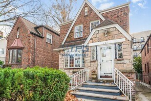 121 Bentley Ave in Jersey City, NJ - Building Photo