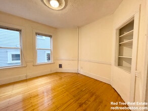 17 Sachem St, Unit 2 in Boston, MA - Foto de edificio - Building Photo