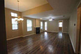 11558 Spicewood Pkwy in Austin, TX - Building Photo - Building Photo