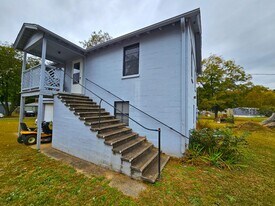 134 S Blackstock Rd in Spartanburg, SC - Building Photo