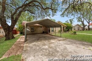 6323 Forest Knoll St in San Antonio, TX - Building Photo - Building Photo