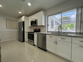 1327 Garfield St in Hollywood, FL - Building Photo - Building Photo
