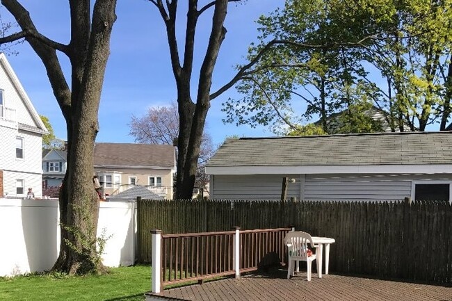 17 Norfolk Ave, Unit 17 in Swampscott, MA - Building Photo - Building Photo