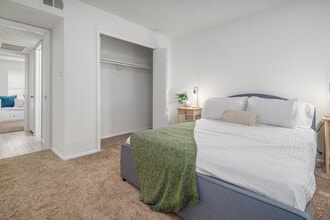 Residences at Medical in San Antonio, TX - Building Photo - Building Photo