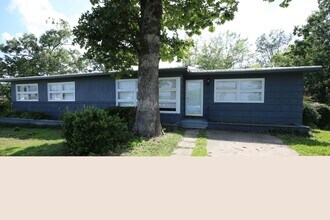 2816 8th St NE in Center Point, AL - Building Photo - Building Photo