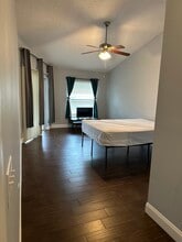 908 Wicketrun Dr in Brandon, FL - Building Photo - Building Photo