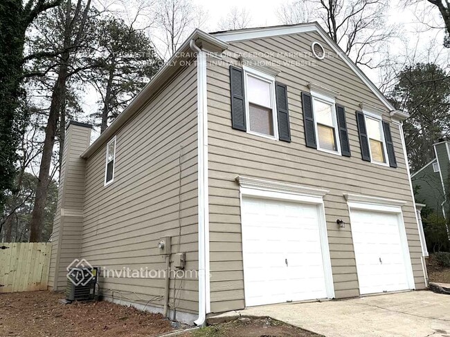 155 Barrington Dr E in Roswell, GA - Foto de edificio - Building Photo