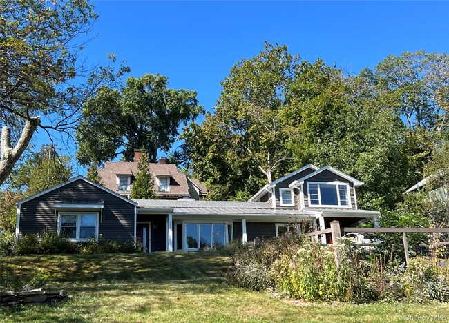 property at 170 N Franklin St