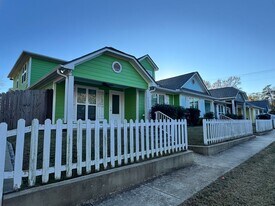 2300 Airline Dr in Tyler, TX - Building Photo