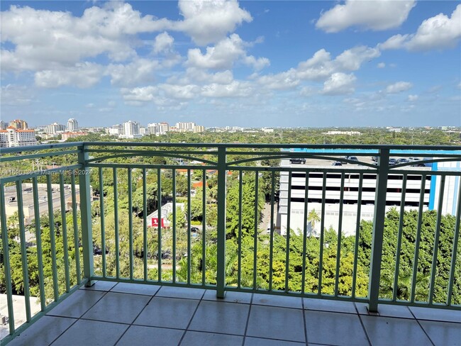 3500 Coral Way in Coral Gables, FL - Building Photo - Building Photo