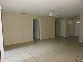 3019 Spirea St in Sarasota, FL - Building Photo - Building Photo