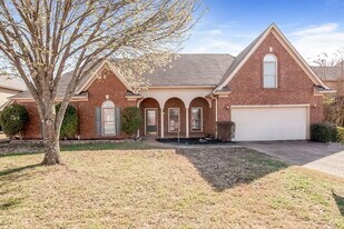 2064 Milbrey St in Memphis, TN - Building Photo