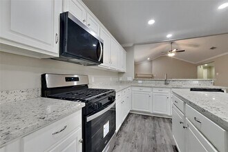 79 Genesee Ridge Dr in Conroe, TX - Building Photo - Building Photo