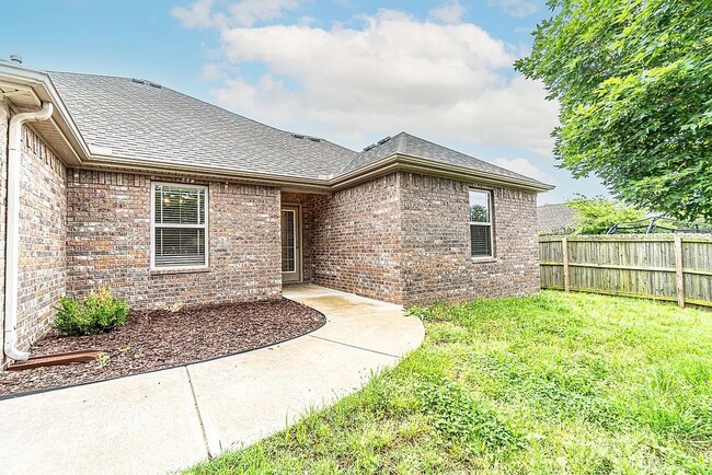 3104 SW Featherston Rd in Bentonville, AR - Building Photo - Building Photo