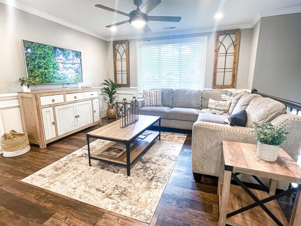 11501-11505 5 Cedars Rd in Charlotte, NC - Building Photo