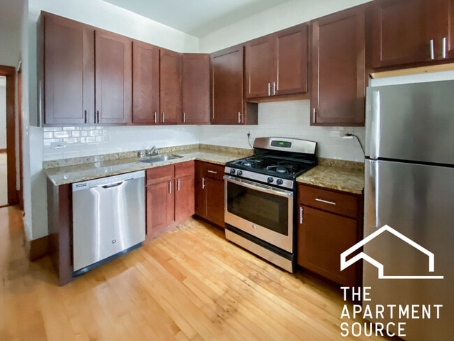 3637 N Paulina St, Unit 1