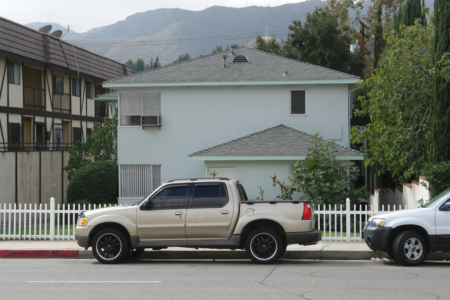 3222 Honolulu Ave in La Crescenta, CA - Building Photo - Building Photo