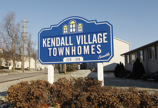 Kendall Village Townhomes in Kalamazoo, MI - Building Photo - Building Photo